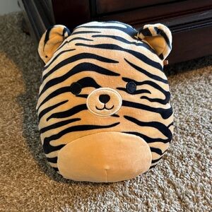 Squishmallows 8” Tina the Tiger in Excellent Condition